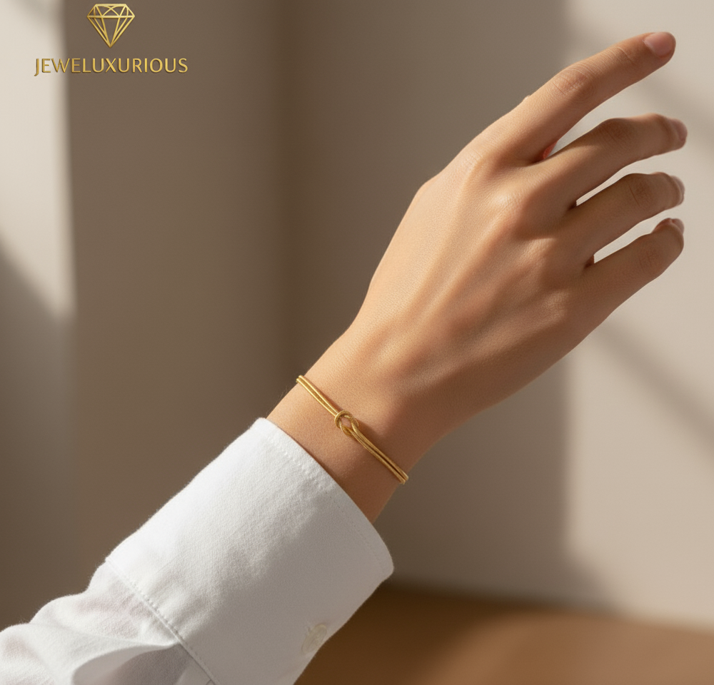 The Vipera Knot Necklace