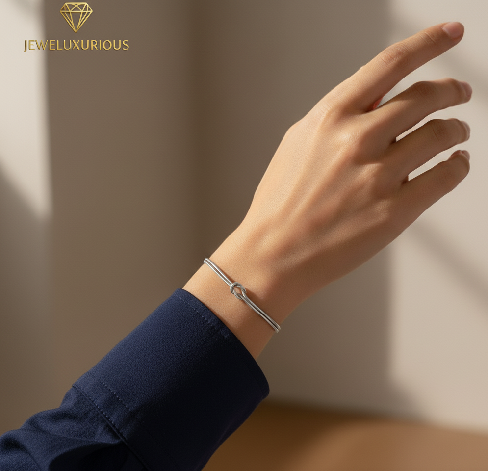 The Vipera Knot Necklace