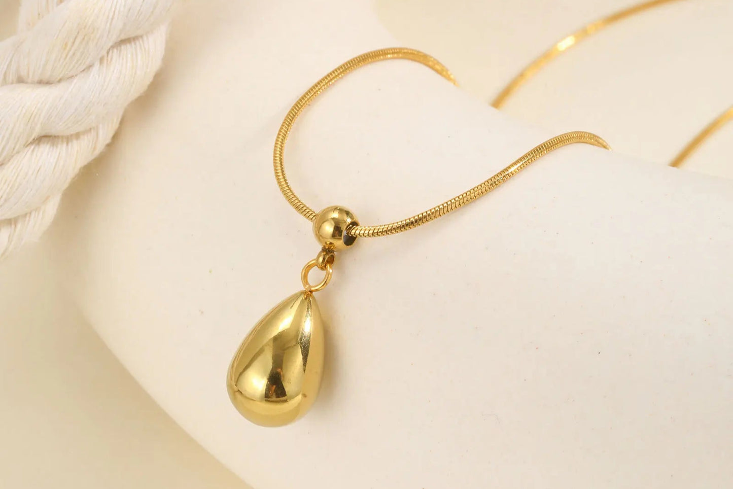 The Aura Drop Pendant